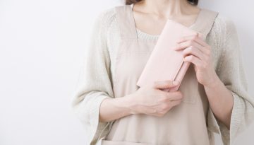 【2025年版】50代が持っていてセンスのいい財布とは？選ぶポイントやおすすめブランドを紹介